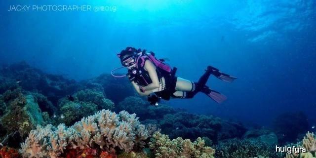 记者:法兰克福与埃基蒂克达口头协议,后者愿放弃400万欧薪水